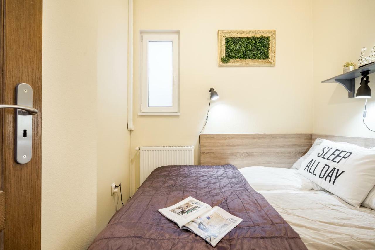 A9 Houseleek Astoria Apartment Budapest Luaran gambar