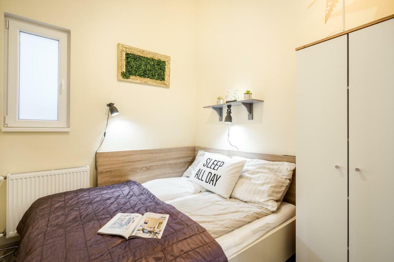 A9 Houseleek Astoria Apartment Budapest Luaran gambar