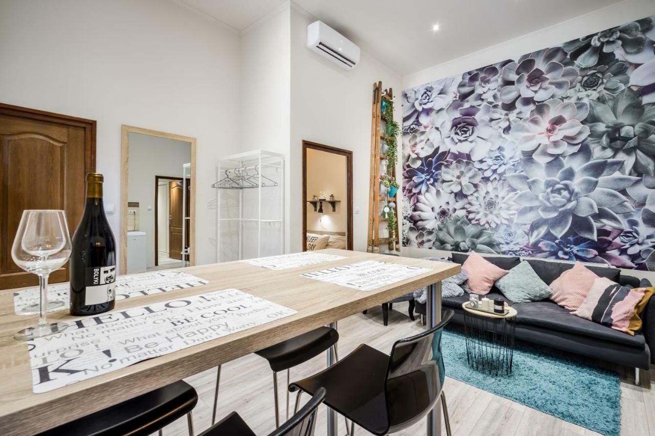 A9 Houseleek Astoria Apartment Budapest Luaran gambar