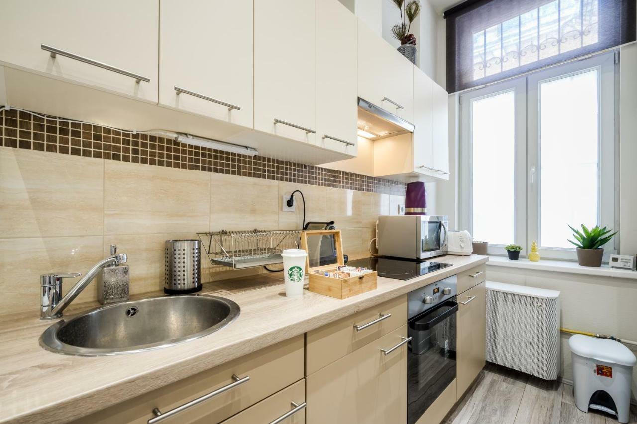 A9 Houseleek Astoria Apartment Budapest Luaran gambar