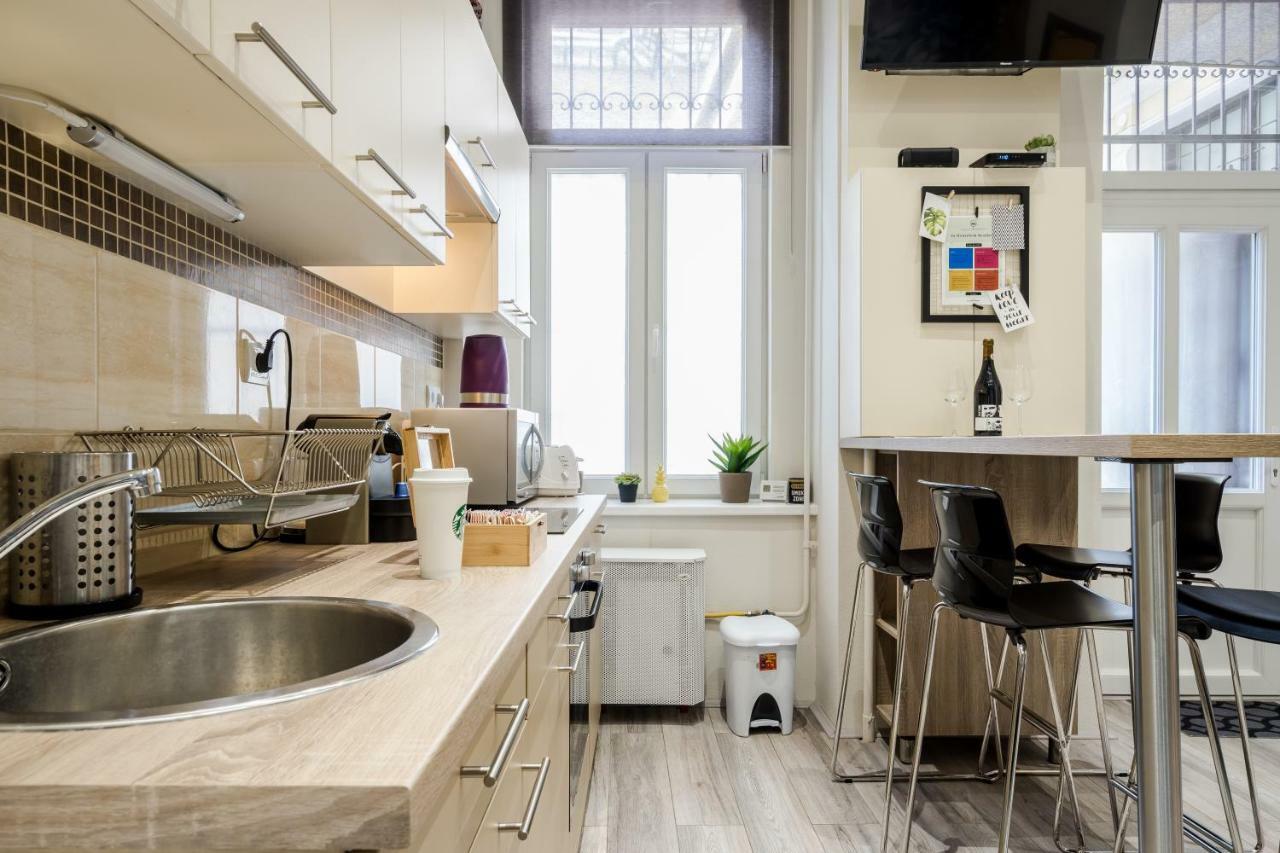A9 Houseleek Astoria Apartment Budapest Luaran gambar