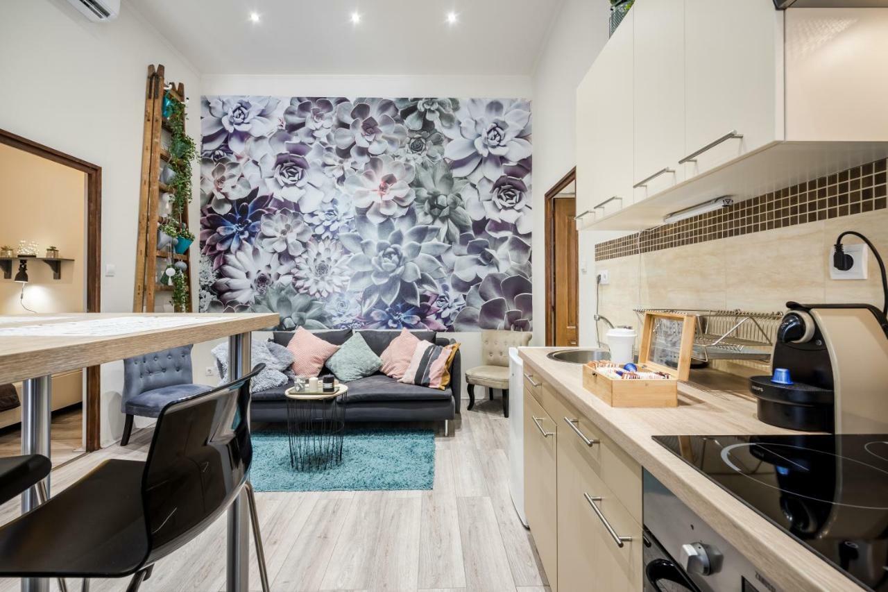 A9 Houseleek Astoria Apartment Budapest Luaran gambar