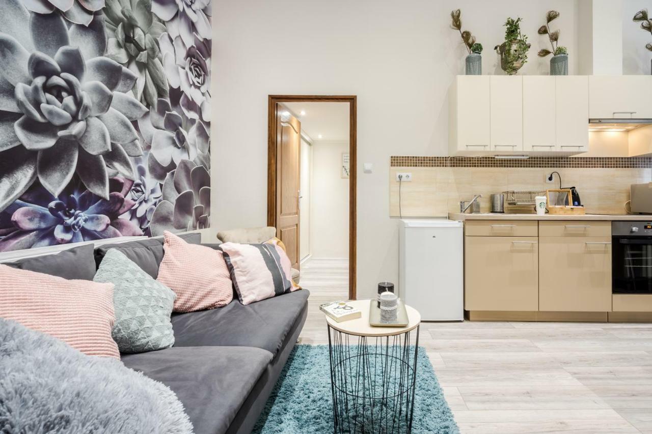 A9 Houseleek Astoria Apartment Budapest Luaran gambar