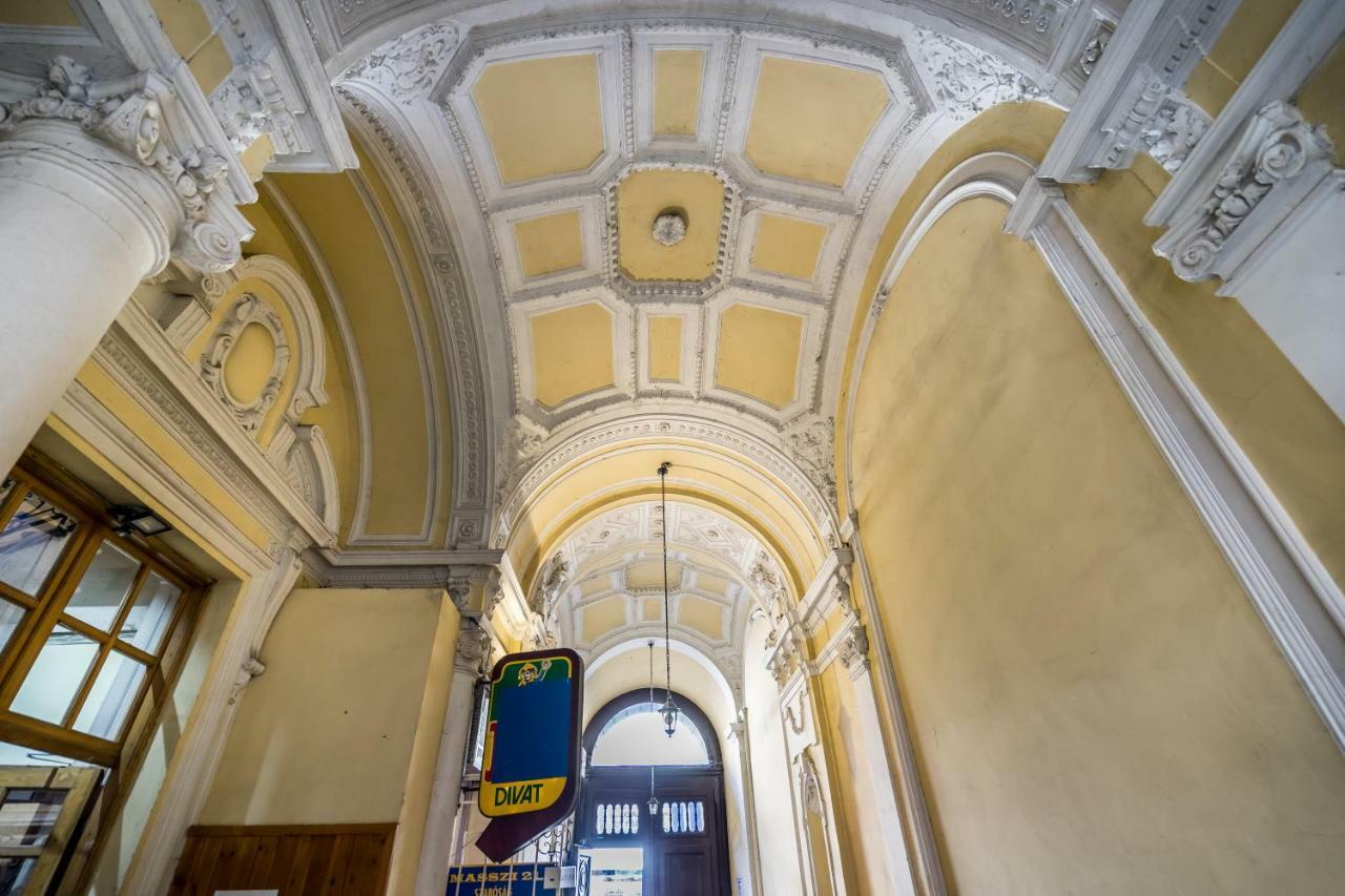 A9 Houseleek Astoria Apartment Budapest Luaran gambar
