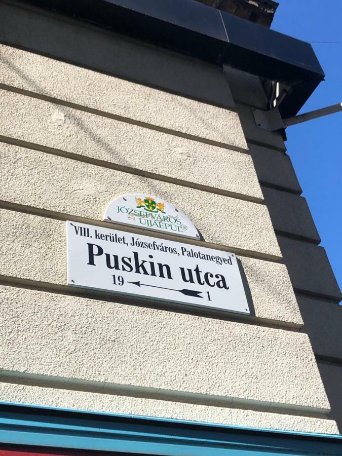A9 Houseleek Astoria Apartment Budapest Luaran gambar